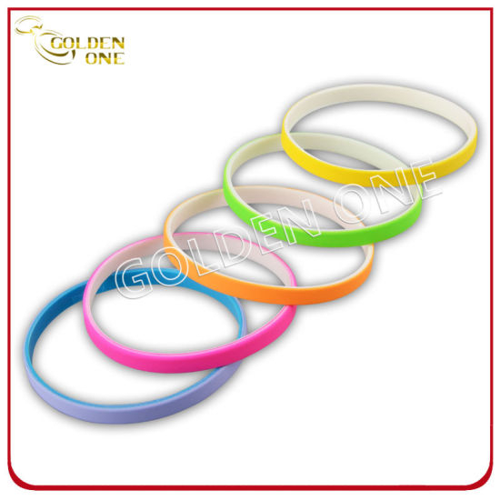 Pulsera de silicona de color surtido en blanco de 1/4 pulgada para regalos de promoción