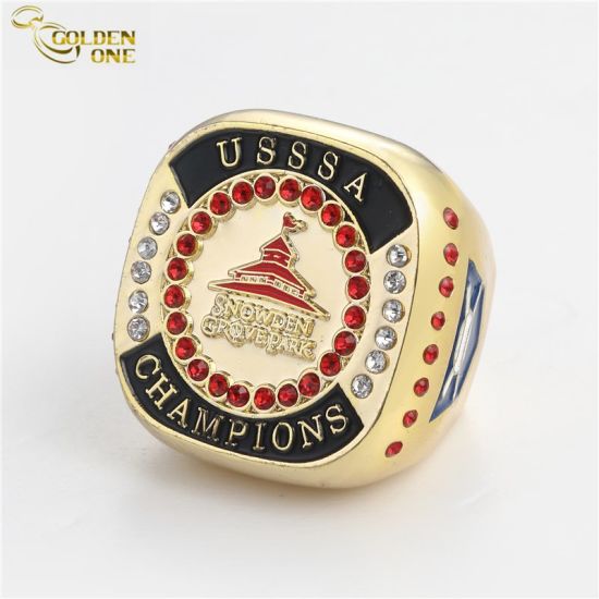 Anillo de metal personalizado de alta calidad de dos tonos con diamantes de imitación