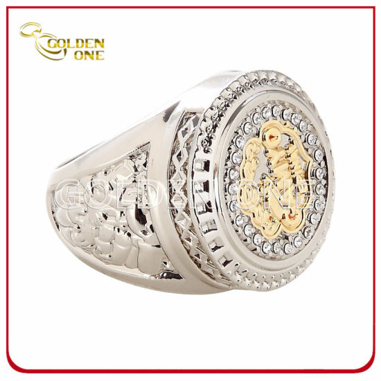 Anillo de metal personalizado de alta calidad de dos tonos con diamantes de imitación