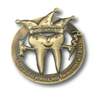 Insignia de alfiler de metal plateado antiguo plateado