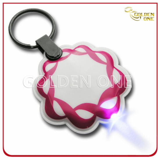 Llave de cuero personalizada FOB con émbolo en relieve de metal de latón antiguo